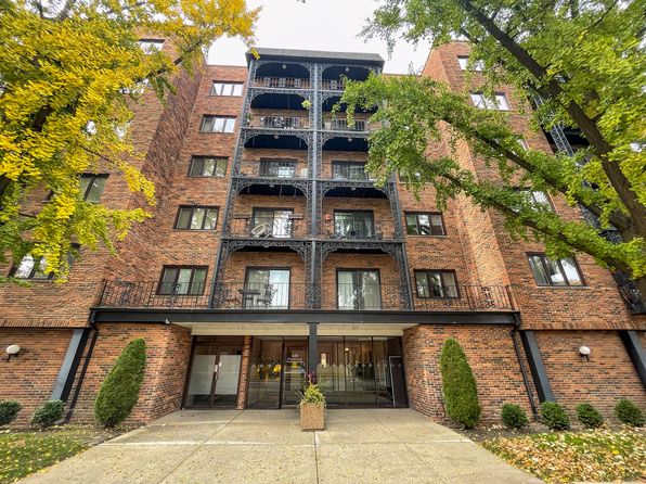 434 Clinton Pl APT 407