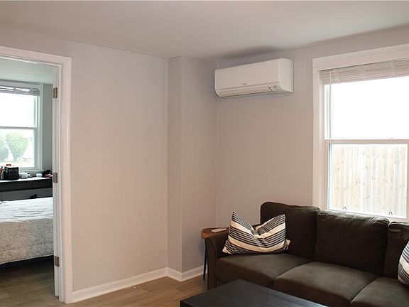 4th image of 143 W Balview Ave #1