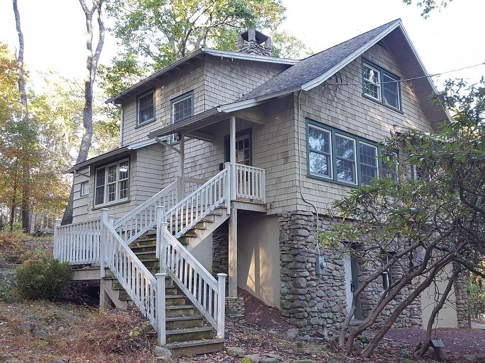 1st image of 697 Lenape Ln