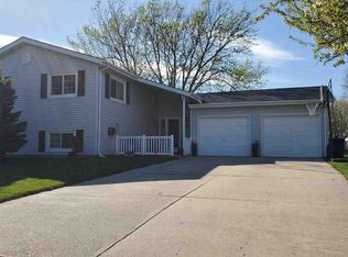 1703 E Berry Hill Dr, Norfolk, NE 68701