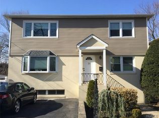 31 Victoria Ln, Yonkers, NY 10701