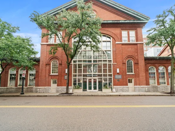106 13th St APT 212, Charlestown, MA 02129