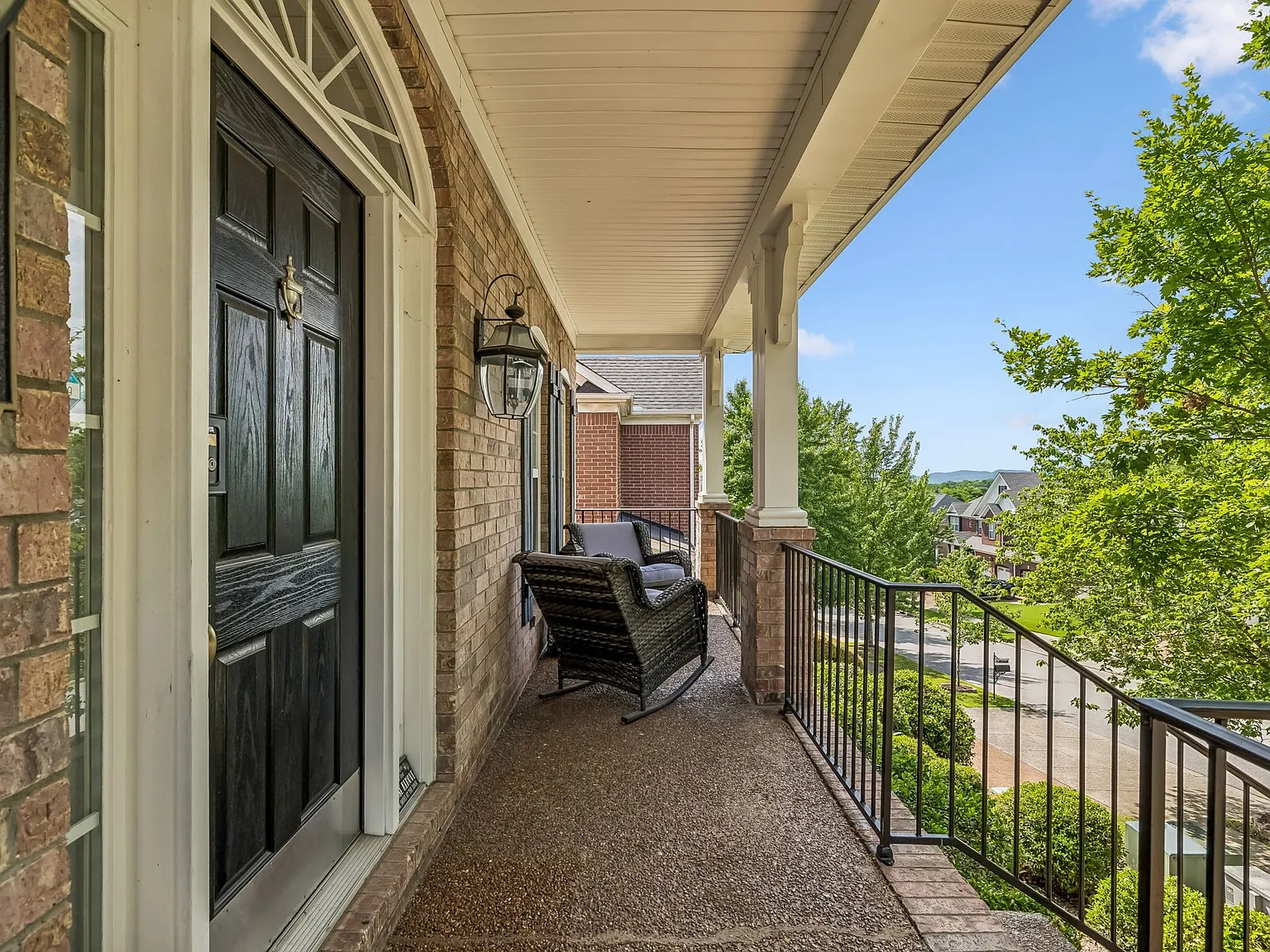 5 bed, 3.5 bath, 4050 sqft, $5,800 — Photo 4