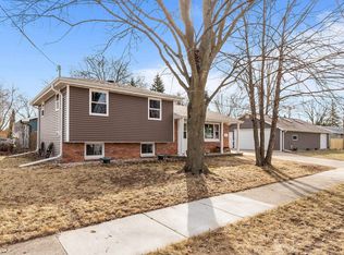 2402 S Madison St, Appleton, WI 54915