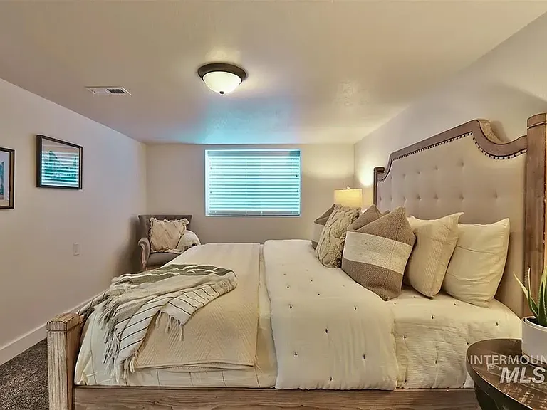 2316 W Kootenai St — Photo 10