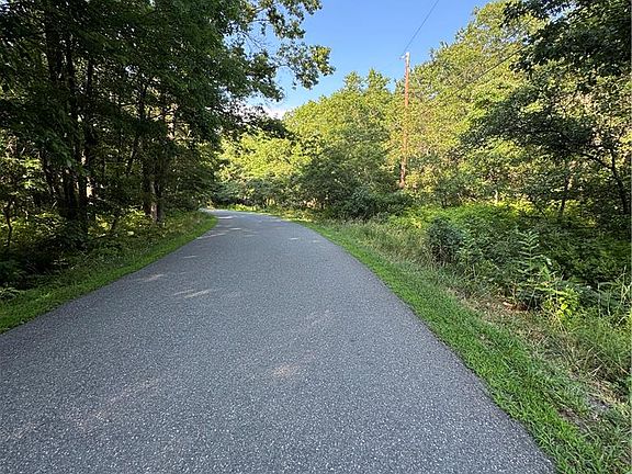 4th image of 369 Robertson Rd