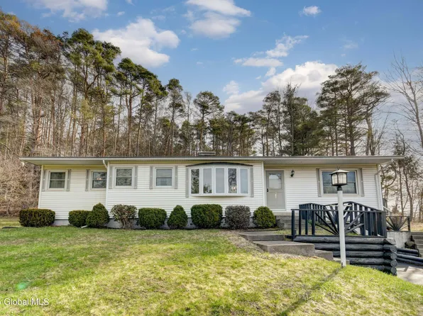 686 County Highway 122, Gloversville, NY 12078