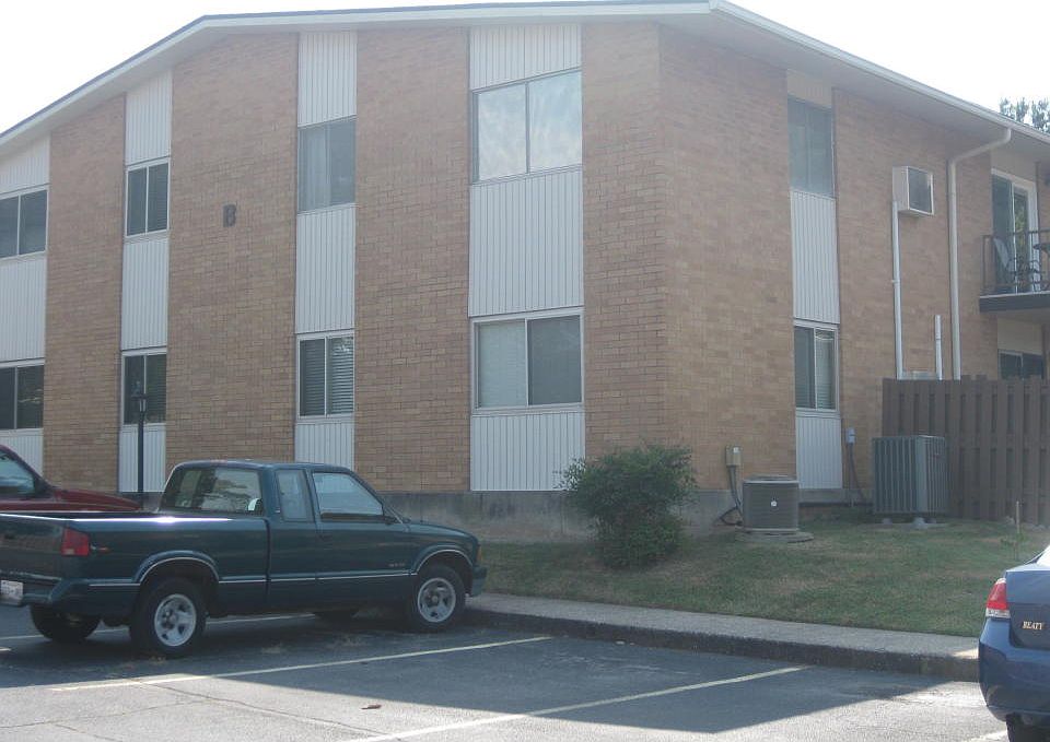 1st image of 3104 N Broadway St APT B15