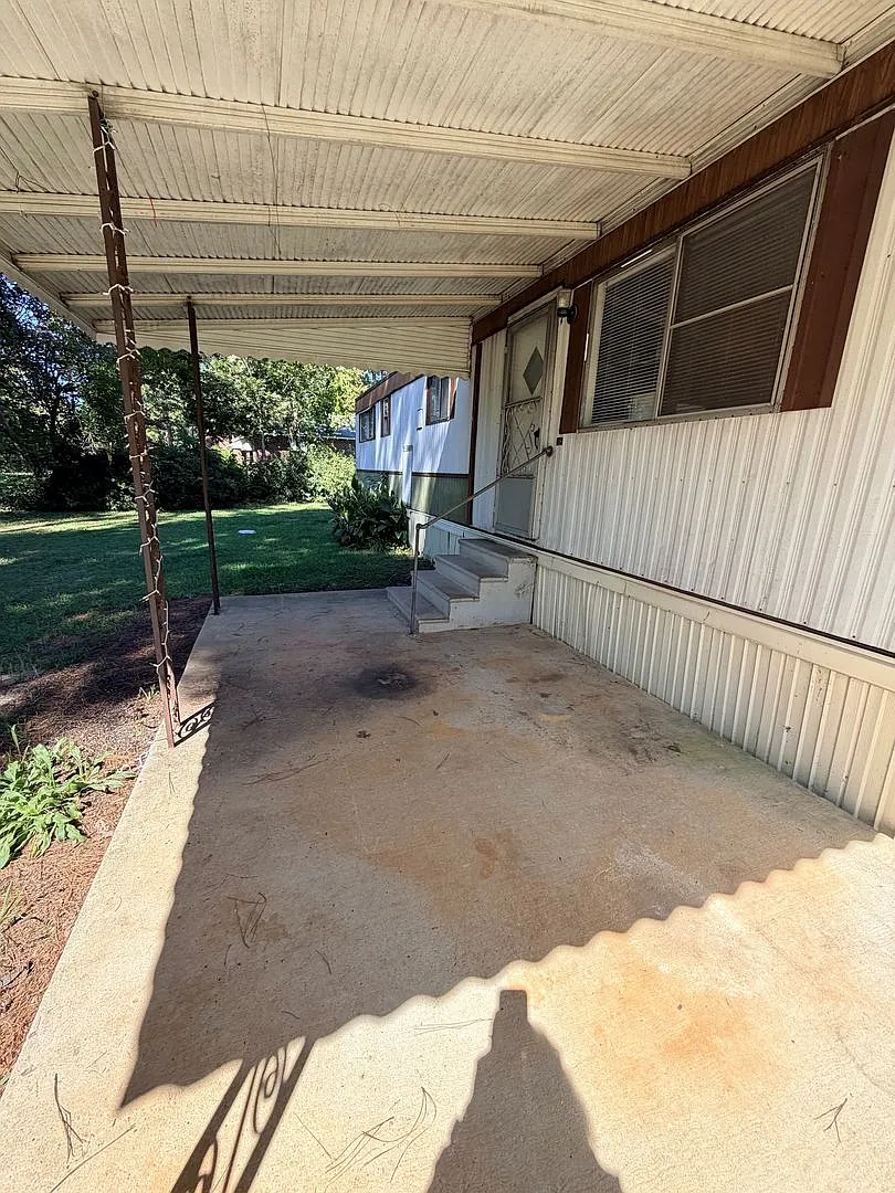 3703 Hwy 25 South* — Photo 2