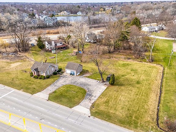 3rd image of 580 N Quentin Rd