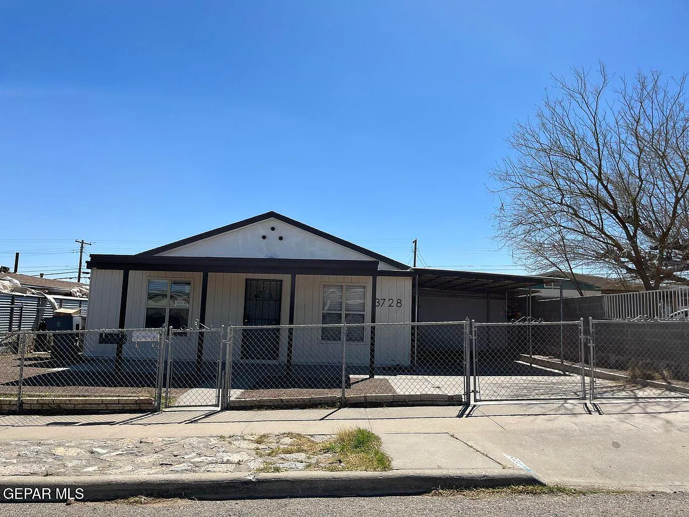 3 bed, 1350 sqft, $1,300 — Photo 1