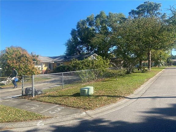 5th image of 2813 20th Avenue Dr W