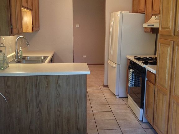 3rd image of 1740 Chesapeake Ln APT 7