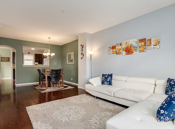 5th image of 222 Wildflower St