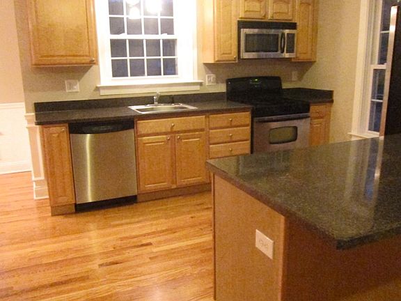 Kitchen with bar