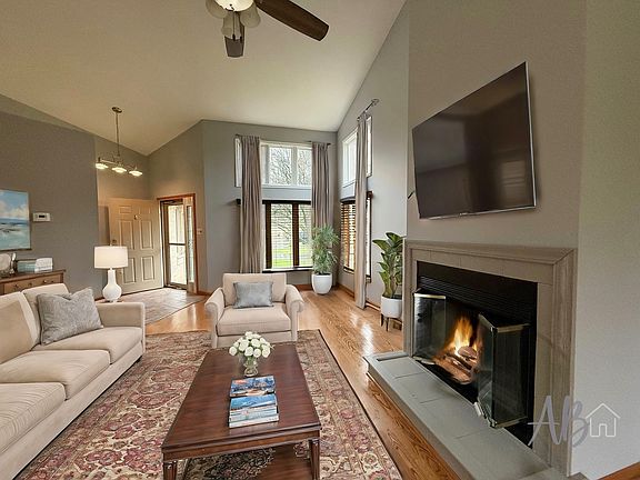 3rd image of 16622 Lismore Ct