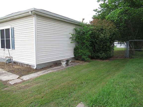 3rd image of 2213 Greenville St