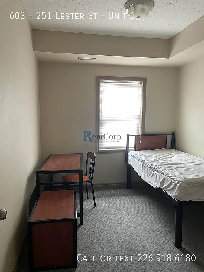 Building Photo - 603 Lester St #1
