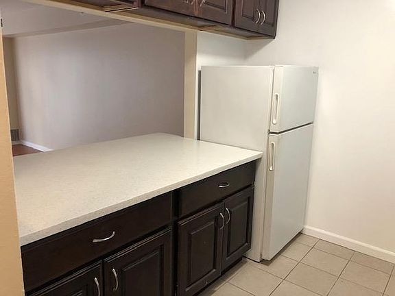 4th image of 339 Lester Ave APT 2