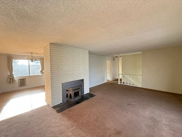 3355 Montebello Ave — Photo 3