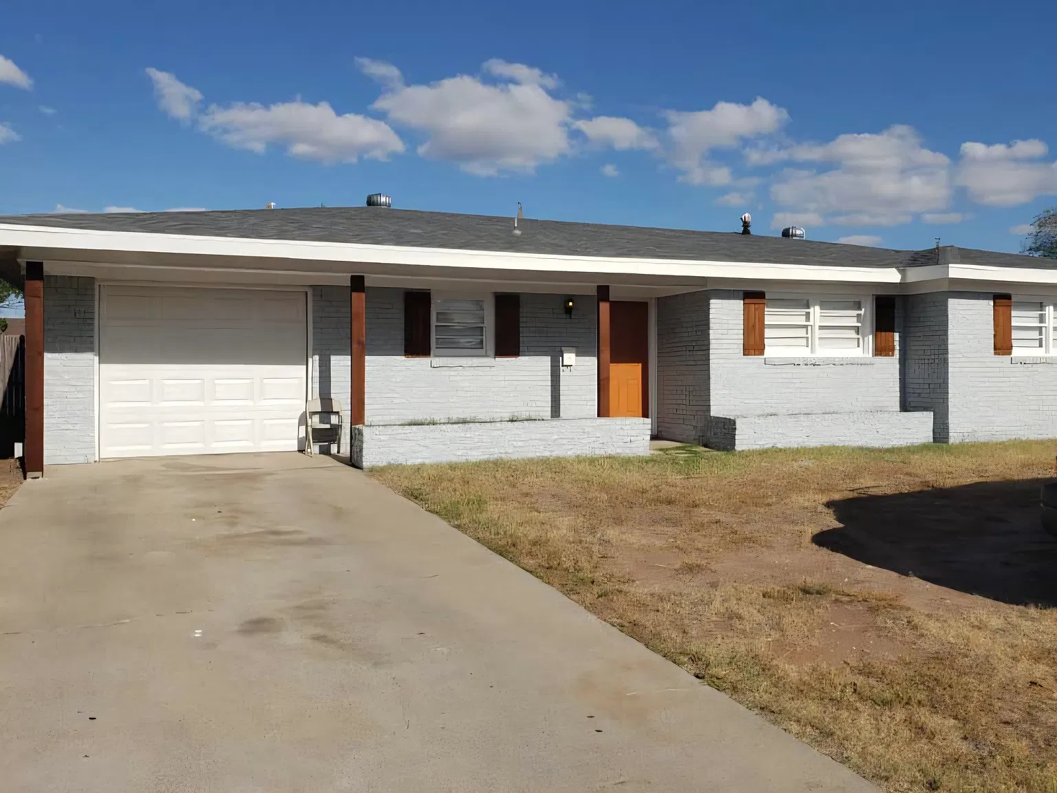3 bed, 1285 sqft, $1,800 — Photo 1