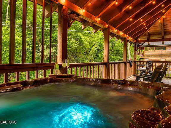 3rd image of 347 Caney Creek Rd