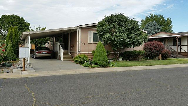 1st image of 935 NE Chelan St