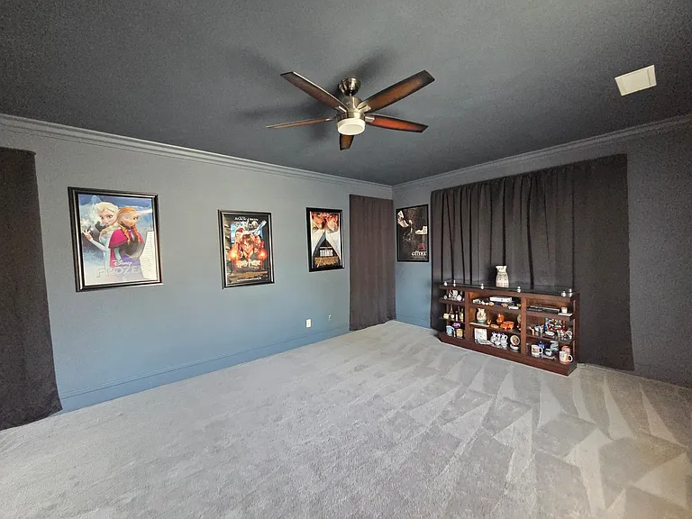 2819 Savannah Ct — Photo 17