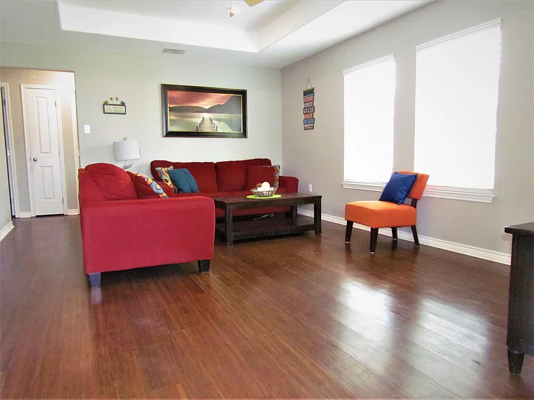 1024 S Live Oak St — Photo 10