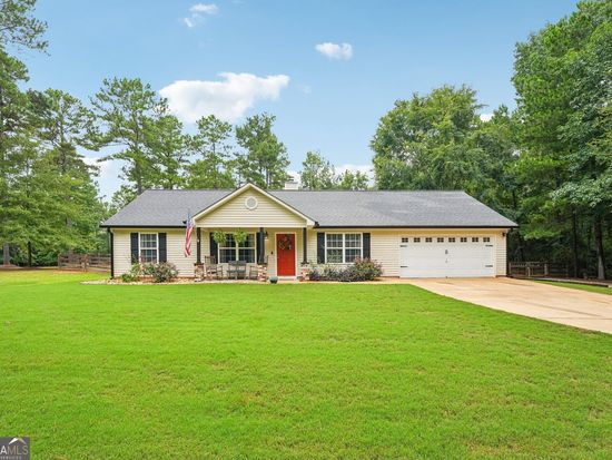 579 Al Roberts Rd, Senoia, GA 30276