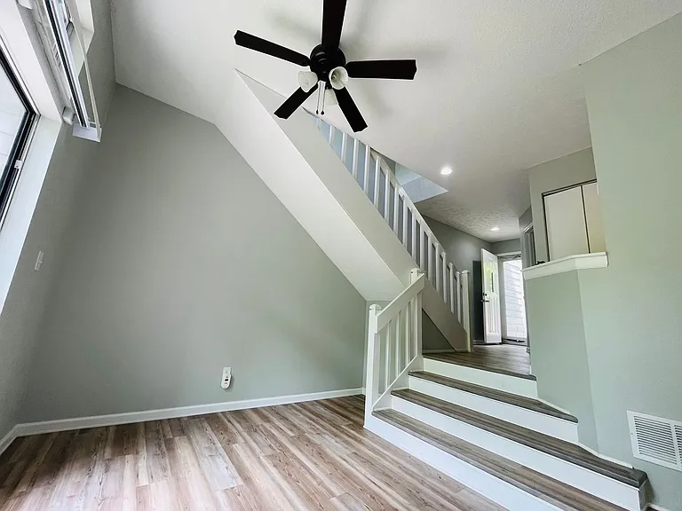 1938 E Bay Pointe Dr — Photo 11