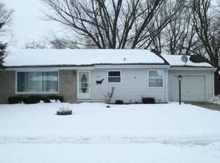 1927 S Hawthorne Park Dr, Janesville, WI 53545