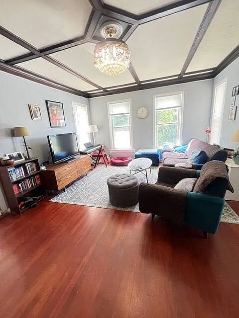 2 bed, 1.0 bath, $3,300 — Photo 2