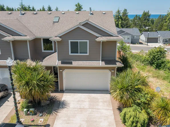 125 NE Lincoln St #B, Newport, OR 97365