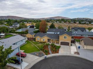 1413 Cowiche Ct, Richland, WA 99352