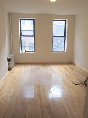 Rented by Chartwell Manhattan Realty | media 9