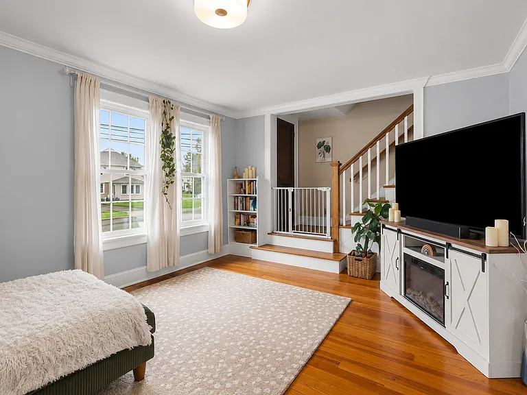 50 Washington Cir — Photo 1