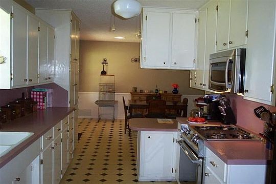 4th image of 317 Pine St