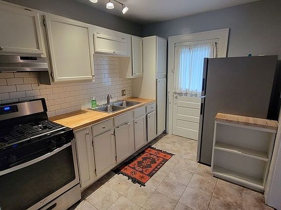 2nd image of 1110 21st Ave N #2