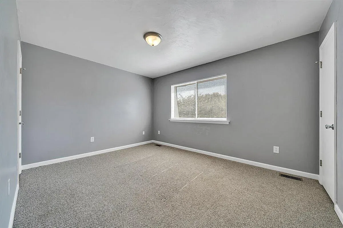 2 bed, 865 sqft, $1,300 — Photo 4