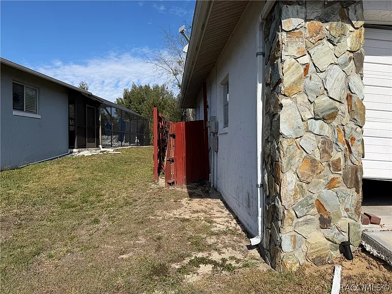 229 W Casurina Pl — Photo 3