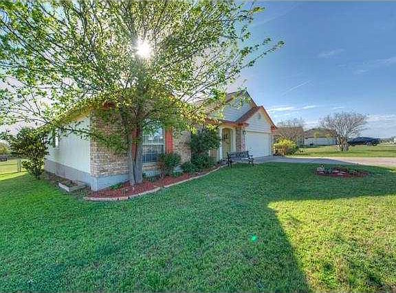 5th image of 105 Willow Dr