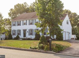 1036 Stuart Dr, Pottstown, PA 19464