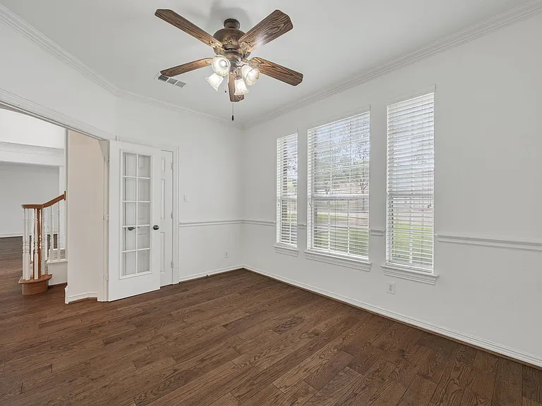 Downstairs study or bedroom