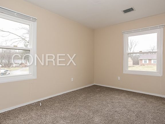 5th image of 9230 Meadowglen Dr