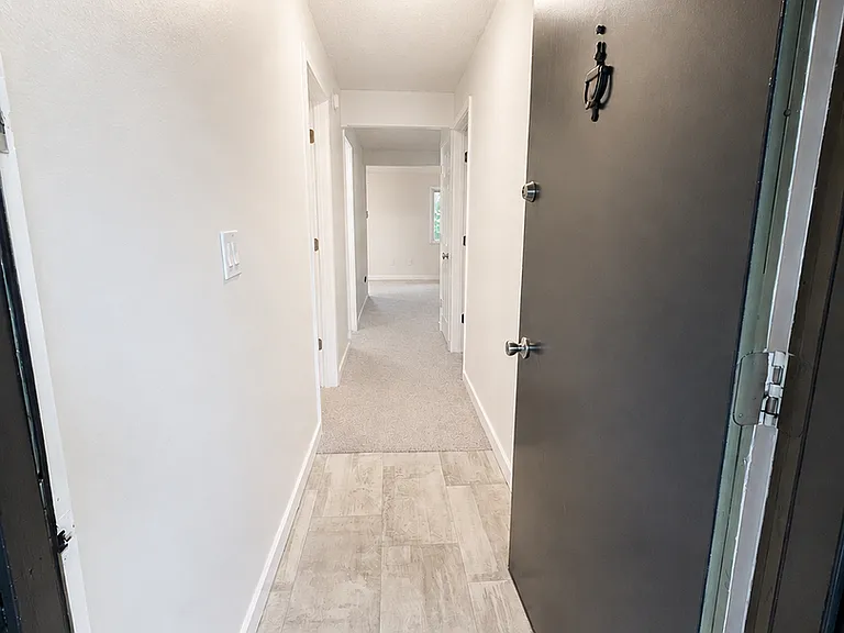 Edmonds Crest Apartments — Photo 5