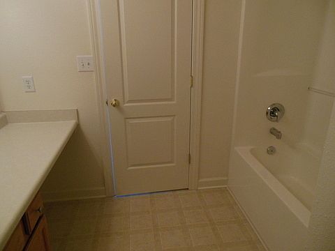 4th image of 5877 Monticello Square Ln