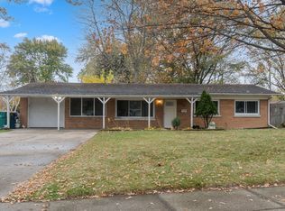 34 Scarsdale Rd, Montgomery, IL 60538