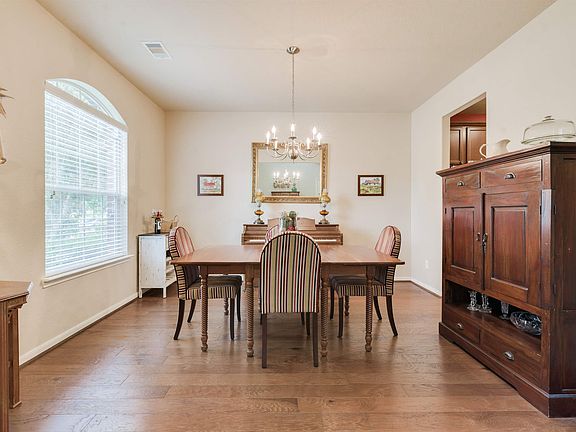 4th image of 18819 Cove Mill Ln