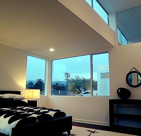 3rd image of 4278 Perlita Ave
